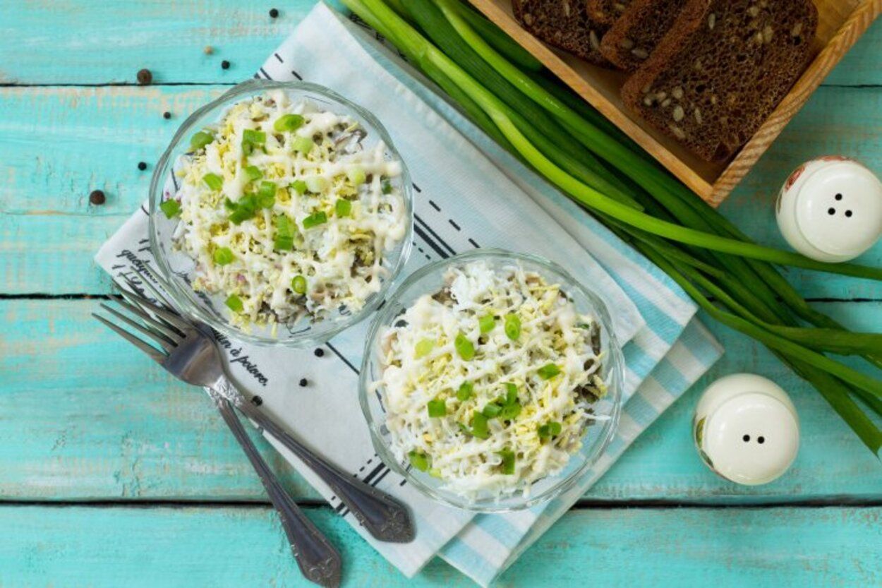 Салат с тунцом и яйцом - приготовьте салат Вкуся - простой рецепт - Новости Вкусно