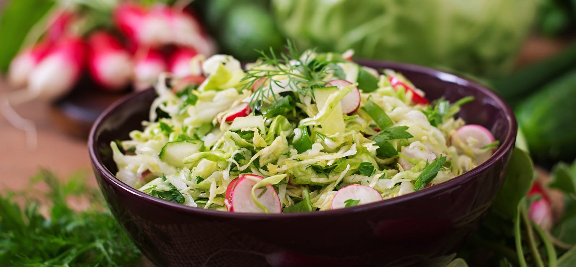 Салат з молодої капусти Весняний - приготуйте з редискою - простий рецепт - Новини Смачно