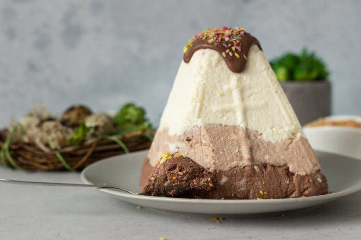 Творожная пасха - рецепт с видео - приготовьте быстро и просто с шоколадом - Новости Вкусно Творожная пасха - рецепт с видео - приготовьте быстро и просто с шоколадом - Новости Вкусно