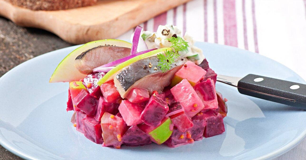 Салат на Великдень - приготуйте норвезький з буряком та оселедцем - простий рецепт - Новини Смачно