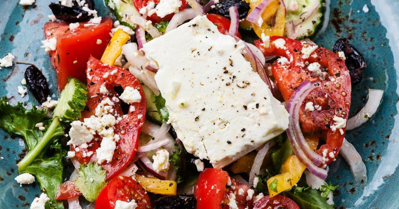 Греческий салат - традиционный рецепт - приготовьте просто и быстро - Новости Вкусно