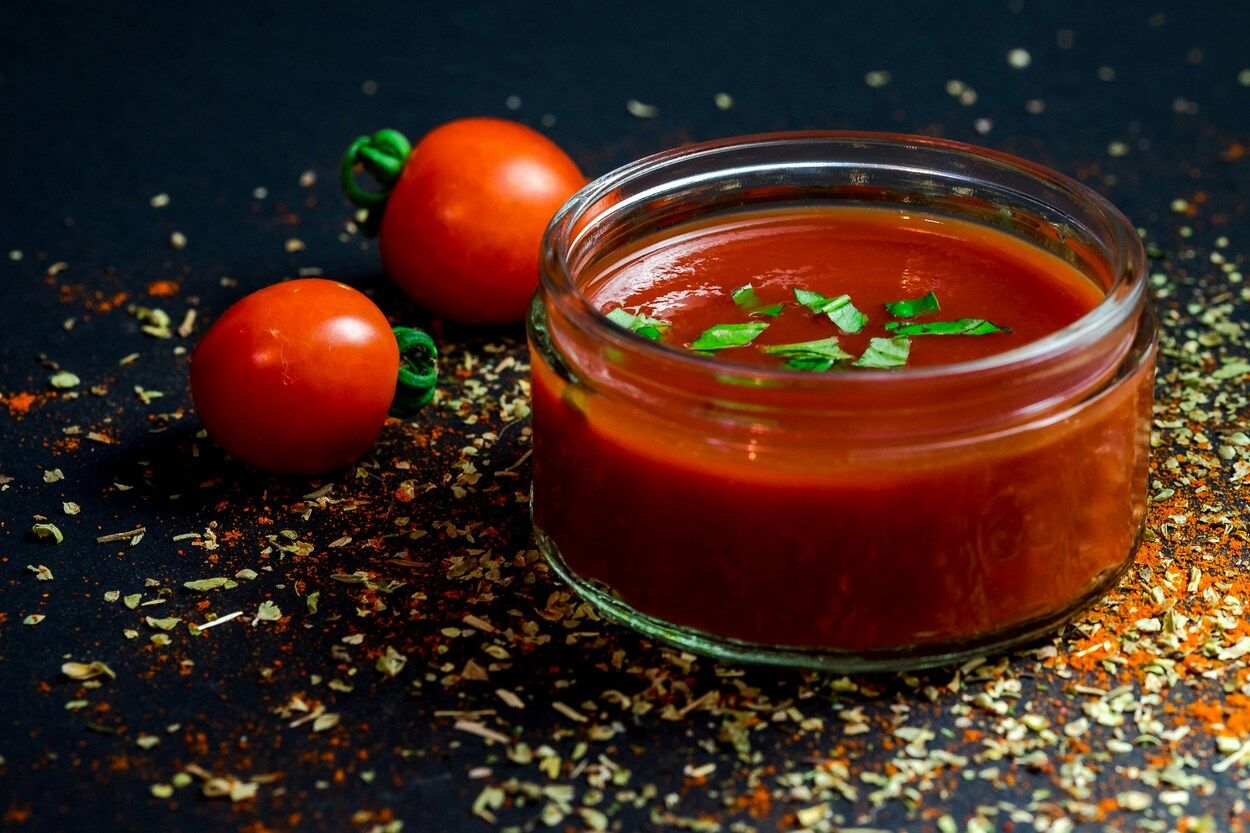 Кетчуп к шашлыку - рецепт из помидоров - приготовьте просто - Новости Вкусно