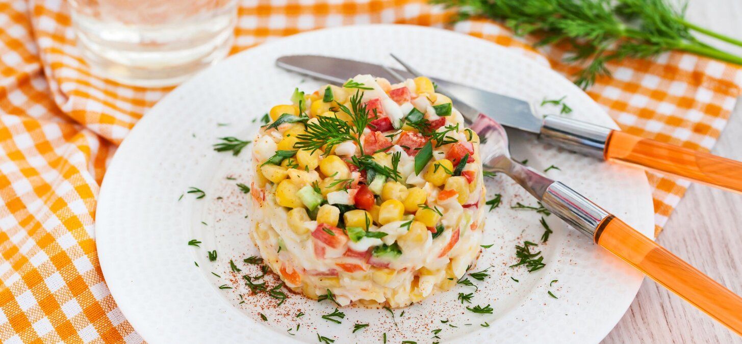 Рецепт крабового салата - приготовьте просто и быстро - Новости Вкусно Рецепт крабового салата - приготовьте просто и быстро - Новости Вкусно