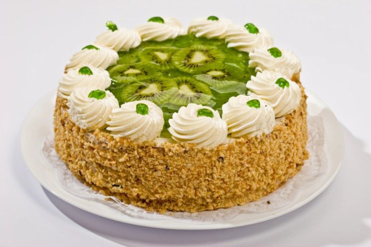 Святковий торт на День матері - як приготувати вдома - рецепт торта з ківі і кокосом - Новини Смачно