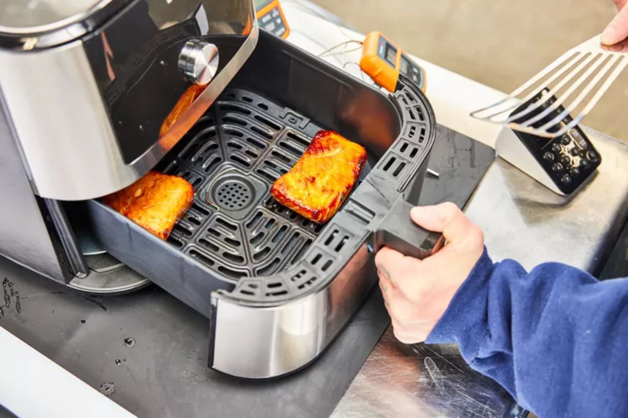 Как быстро почистить аэрогриль дома - чем лучше чистить фритюрницу, мультипечь - Новости Вкусно Как быстро почистить аэрогриль дома - чем лучше чистить фритюрницу, мультипечь - Новости Вкусно