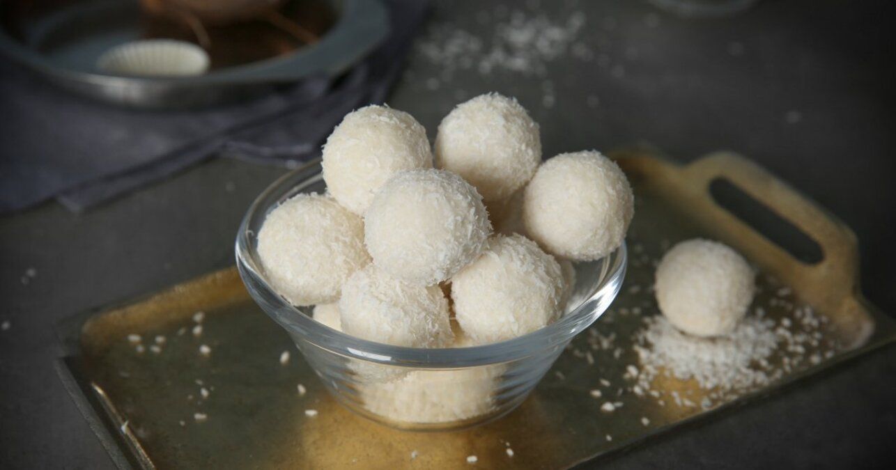 Домашні цукерки Рафаелло - приготуйте швидко і просто - покроковий рецепт - Новини Смачно Домашні цукерки Рафаелло - приготуйте швидко і просто - покроковий рецепт - Новини Смачно