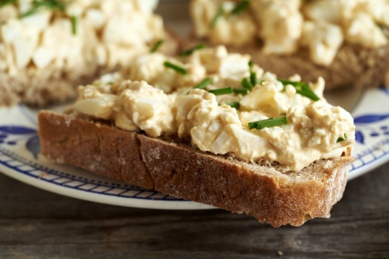 Намазка з тунця та яєць - приготуйте просто і швидко - покроковий рецепт - Новини Смачно Намазка з тунця та яєць - приготуйте просто і швидко - покроковий рецепт - Новини Смачно