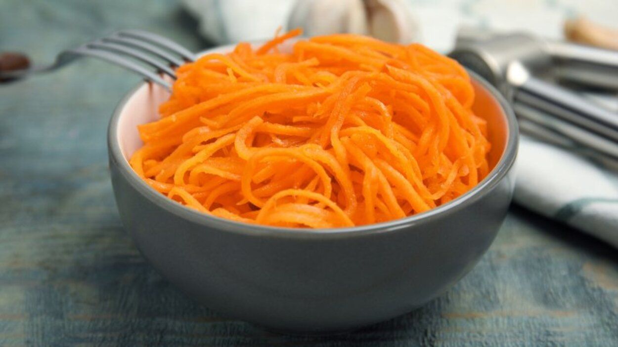 Морква по-корейськи вдома - приготуйте швидко і просто - покроковий рецепт - Новини Смачно