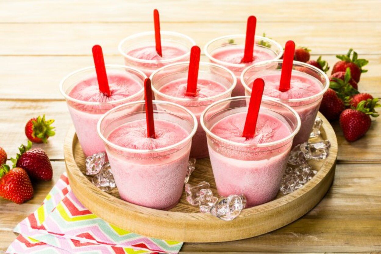 Клубничное мороженое дома - приготовьте из двух ингредиентов - простой рецепт - Новости Вкусно Клубничное мороженое дома - приготовьте из двух ингредиентов - простой рецепт - Новости Вкусно