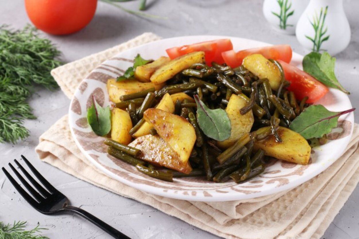 Чесночные стрелки с грибами - приготовьте с картофелем - пошаговый рецепт - Новости Вкусно Чесночные стрелки с грибами - приготовьте с картофелем - пошаговый рецепт - Новости Вкусно