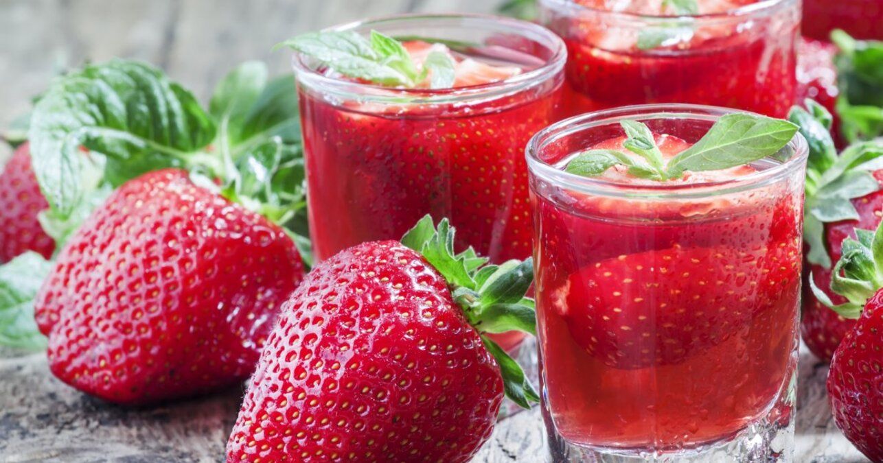 Компот из клубники - приготовьте с апельсином и мятой - пошаговый рецепт - Новости Вкусно Компот из клубники - приготовьте с апельсином и мятой - пошаговый рецепт - Новости Вкусно