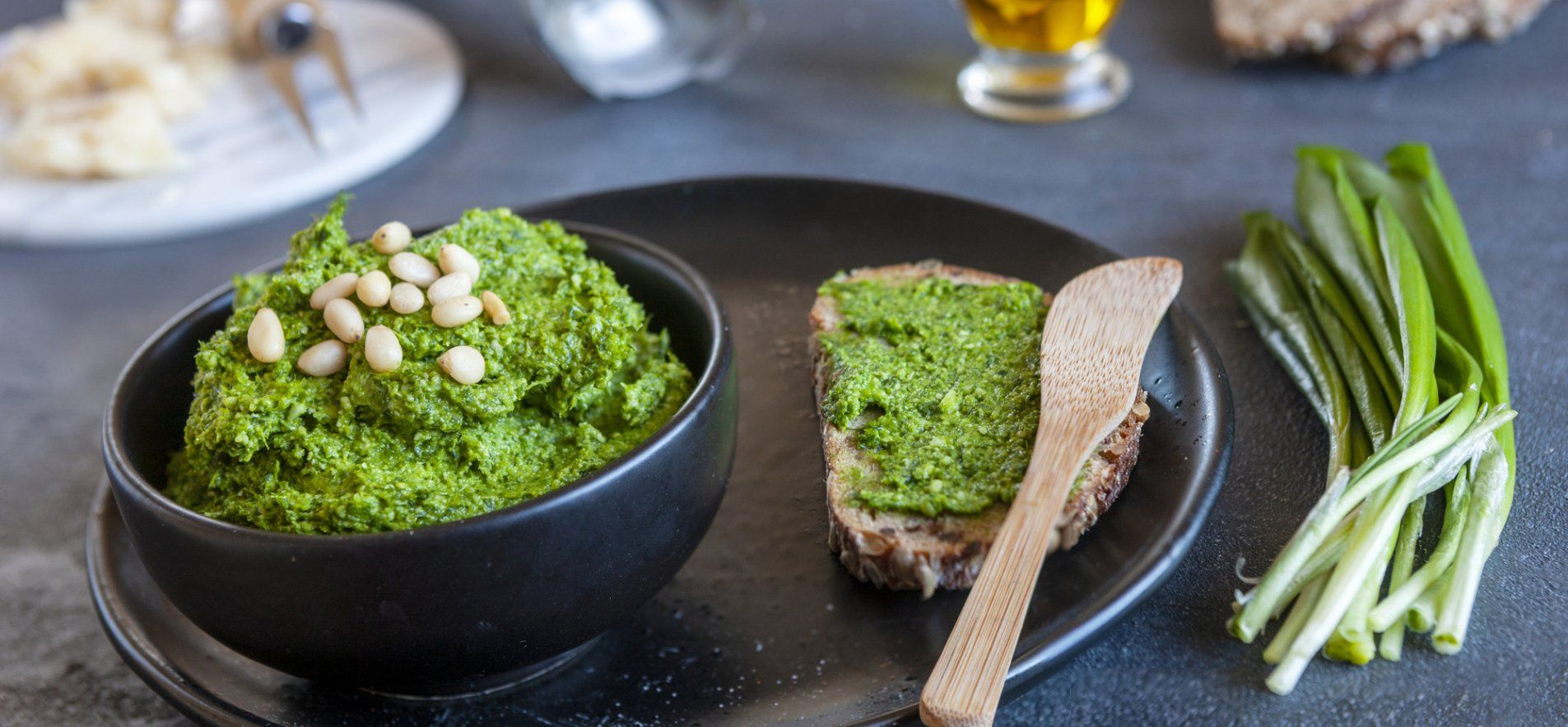 Стрілки часника на зиму - приготуйте пасту з часникових стрілок - простий рецепт - Новини Смачно Стрілки часника на зиму - приготуйте пасту з часникових стрілок - простий рецепт - Новини Смачно