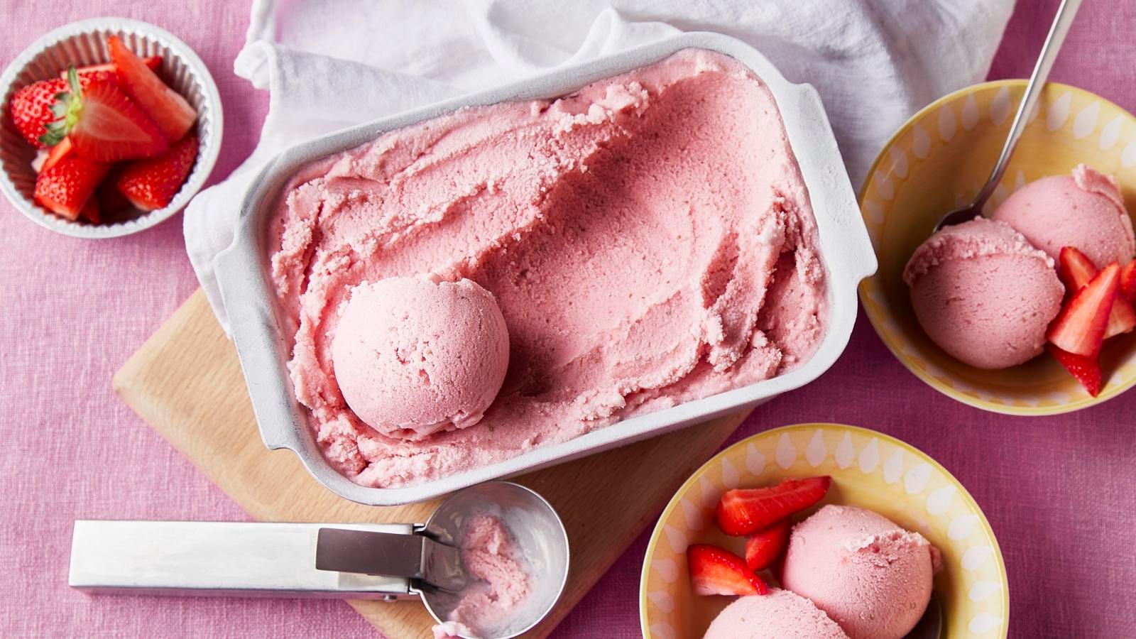 Как сделать замороженный йогурт из клубники Как сделать замороженный йогурт из клубники