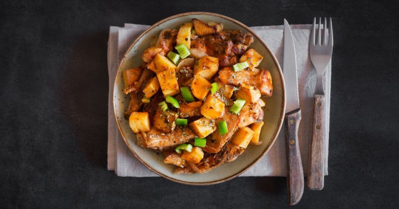 Молодая картошка с мясом - приготовьте и сковороде - проверенный рецепт - Новости Вкусно Молодая картошка с мясом - приготовьте и сковороде - проверенный рецепт - Новости Вкусно