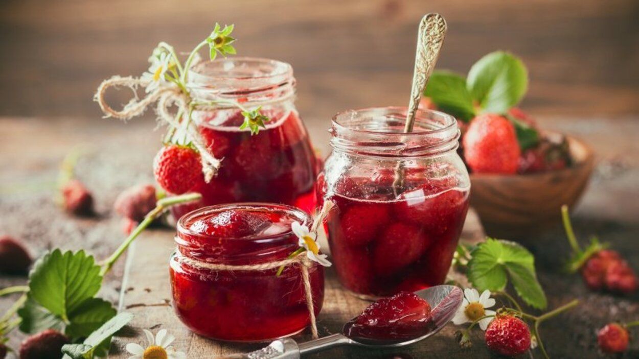 Полуничне варення на сковороді - приготуйте швидко і просто - перевірений рецепт - Новини Смачно Полуничне варення на сковороді - приготуйте швидко і просто - перевірений рецепт - Новини Смачно