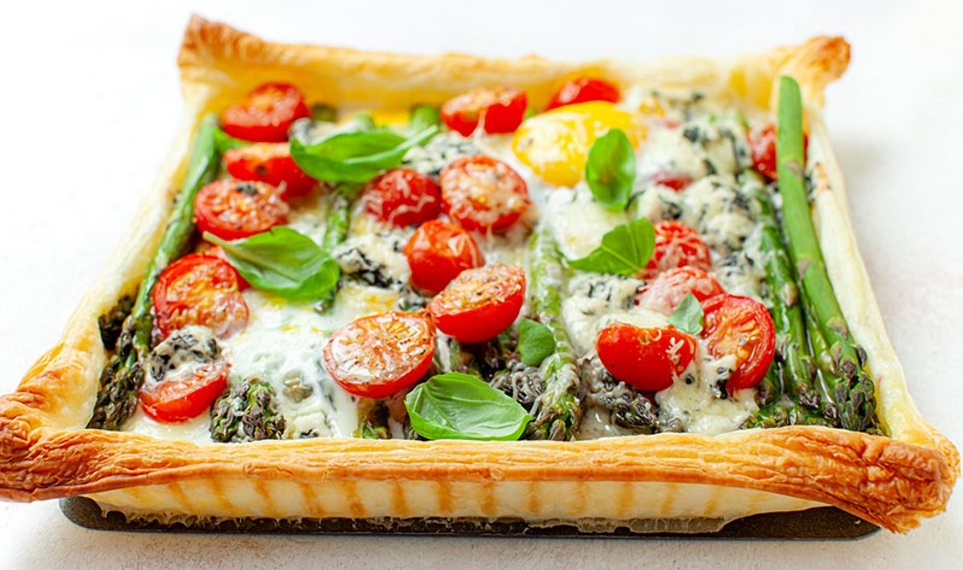 Как приготовить пирог из слоеного теста Как приготовить пирог из слоеного теста