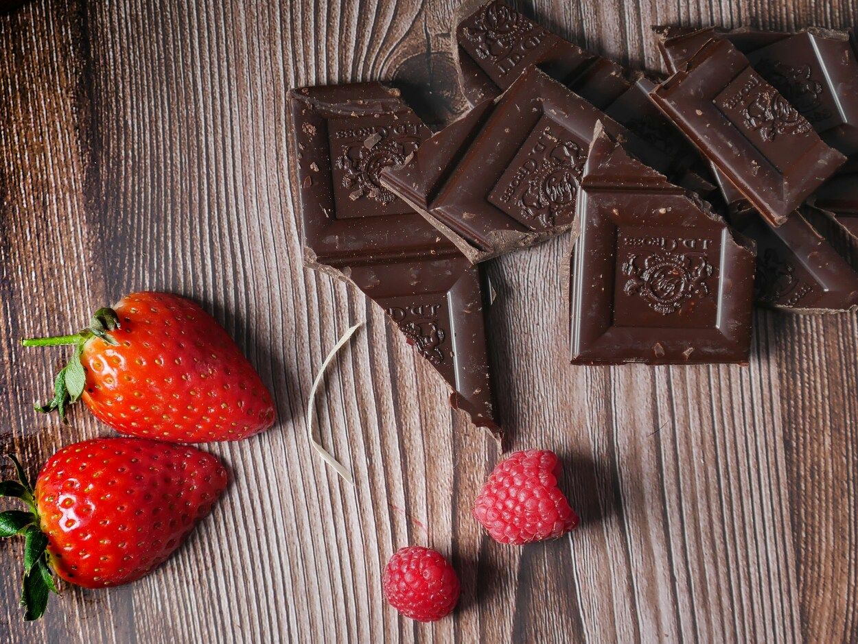 Десерт из клубники - приготовьте с шоколадом - проверенный рецепт - Новости Вкусно