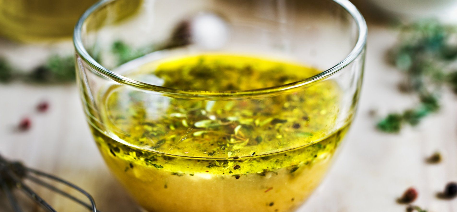 Заправка для салату - приготуйте з лимонним соком і олією - перевірений рецепт - Новини Смачно