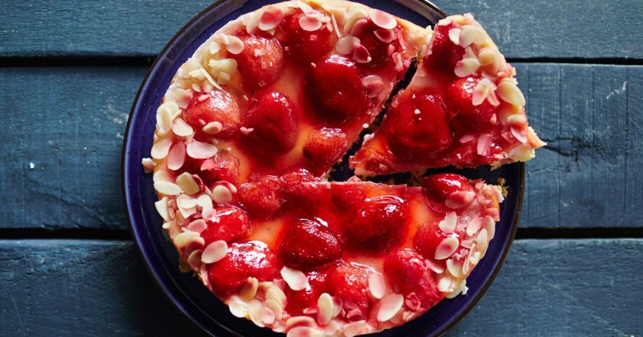 Клубничный чизкейк - приготовьте быстро и просто - пошаговый рецепт - Новости Вкусно Клубничный чизкейк - приготовьте быстро и просто - пошаговый рецепт - Новости Вкусно