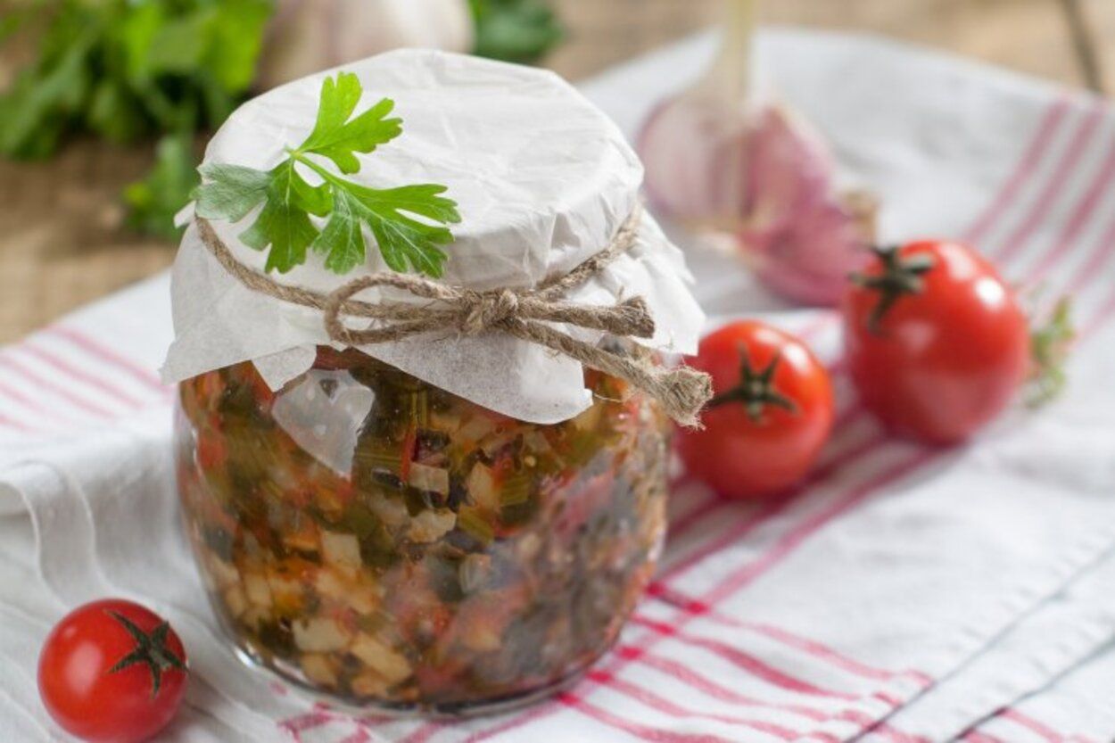 Салат из кабачков на зиму - приготовьте быстро и просто - проверенный рецепт - Новости Вкусно Салат из кабачков на зиму - приготовьте быстро и просто - проверенный рецепт - Новости Вкусно