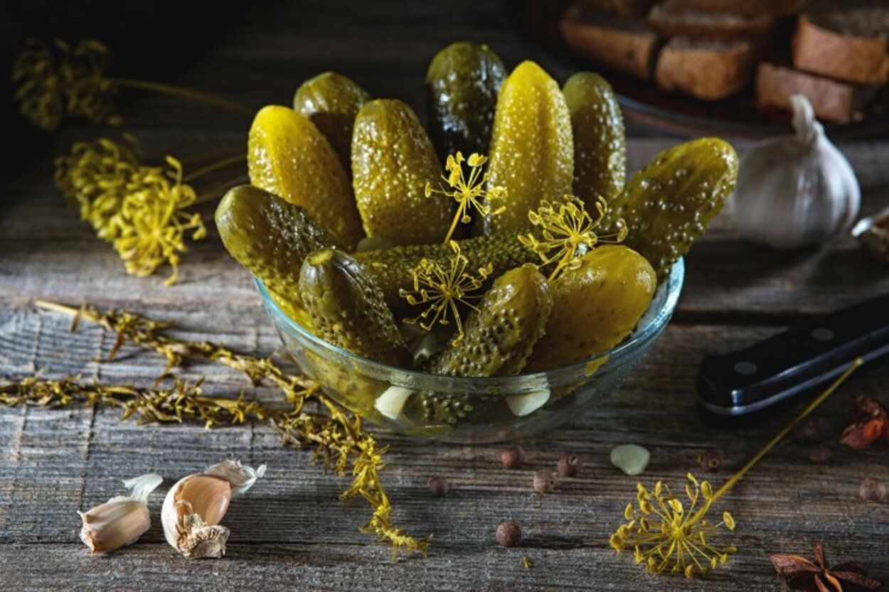 Огірки з кетчупом без стерилізації - приготуйте просто на зиму - покроковий рецепт - Новини Смачно Огірки з кетчупом без стерилізації - приготуйте просто на зиму - покроковий рецепт - Новини Смачно