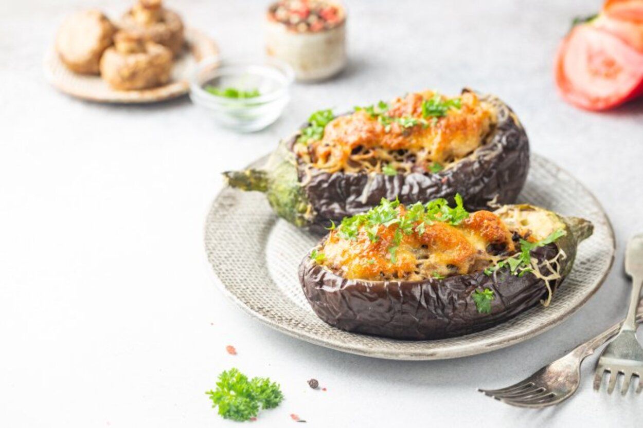 Фаршированные баклажаны - приготовьте с грибами - пошаговый рецепт - Новости Вкусно Фаршированные баклажаны - приготовьте с грибами - пошаговый рецепт - Новости Вкусно