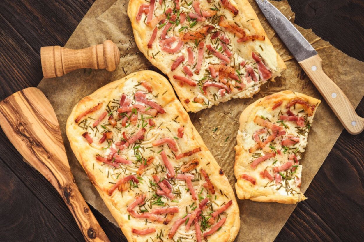 Тарт з беконом та сиром - приготуйте швидко та просто - покроковий рецепт - Новини Смачно Тарт з беконом та сиром - приготуйте швидко та просто - покроковий рецепт - Новини Смачно