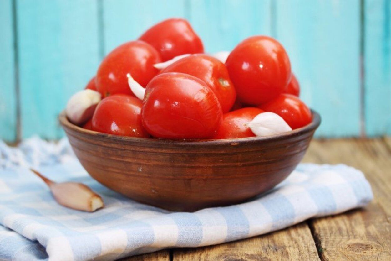 Малосольные помидоры за 2 дня - пошаговый рецепт - Новости Вкусно Малосольные помидоры за 2 дня - пошаговый рецепт - Новости Вкусно