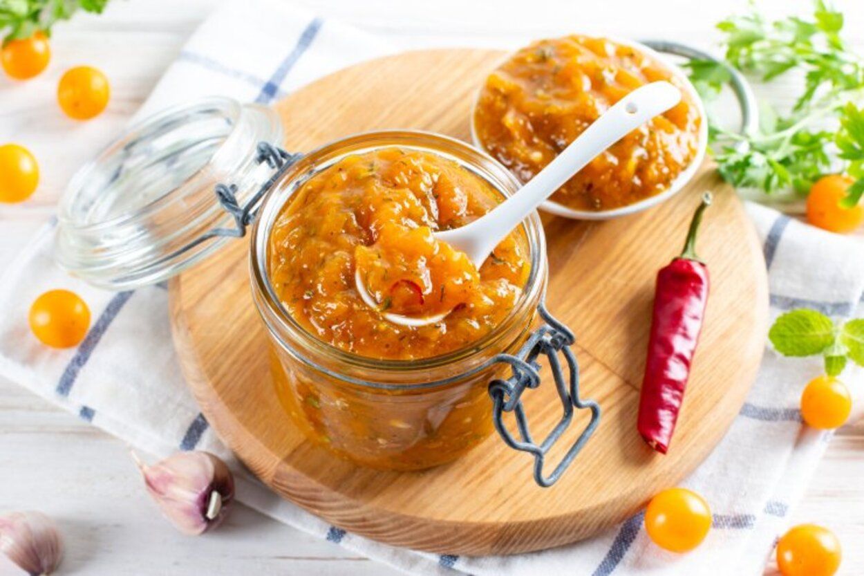 Ткемалі на зиму - приготуйте із жовтої аличі - покроковий рецепт - Новини Смачно Ткемалі на зиму - приготуйте із жовтої аличі - покроковий рецепт - Новини Смачно