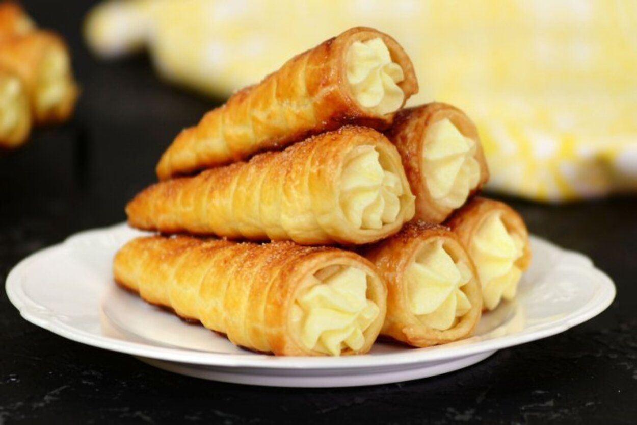 Трубочки з білково-заварним кремом - перевірений рецепт з листкового тіста - Новини Смачно Трубочки з білково-заварним кремом - перевірений рецепт з листкового тіста - Новини Смачно
