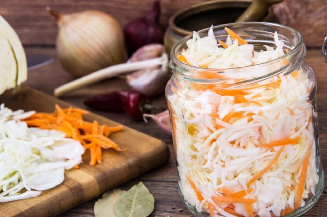 Салат из молодой капусты - приготовьте на зиму - пошаговый рецепт - Новости Вкусно Салат из молодой капусты - приготовьте на зиму - пошаговый рецепт - Новости Вкусно