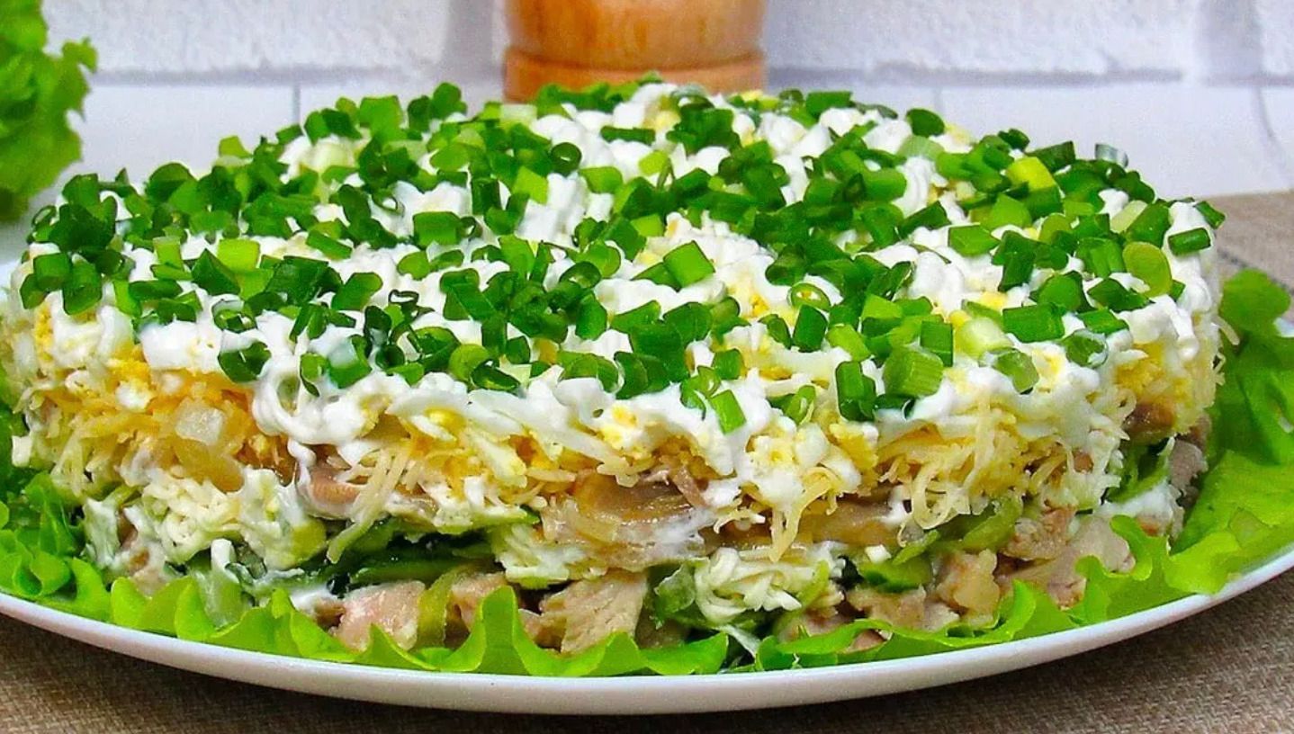 Как легко приготовить праздничный салат