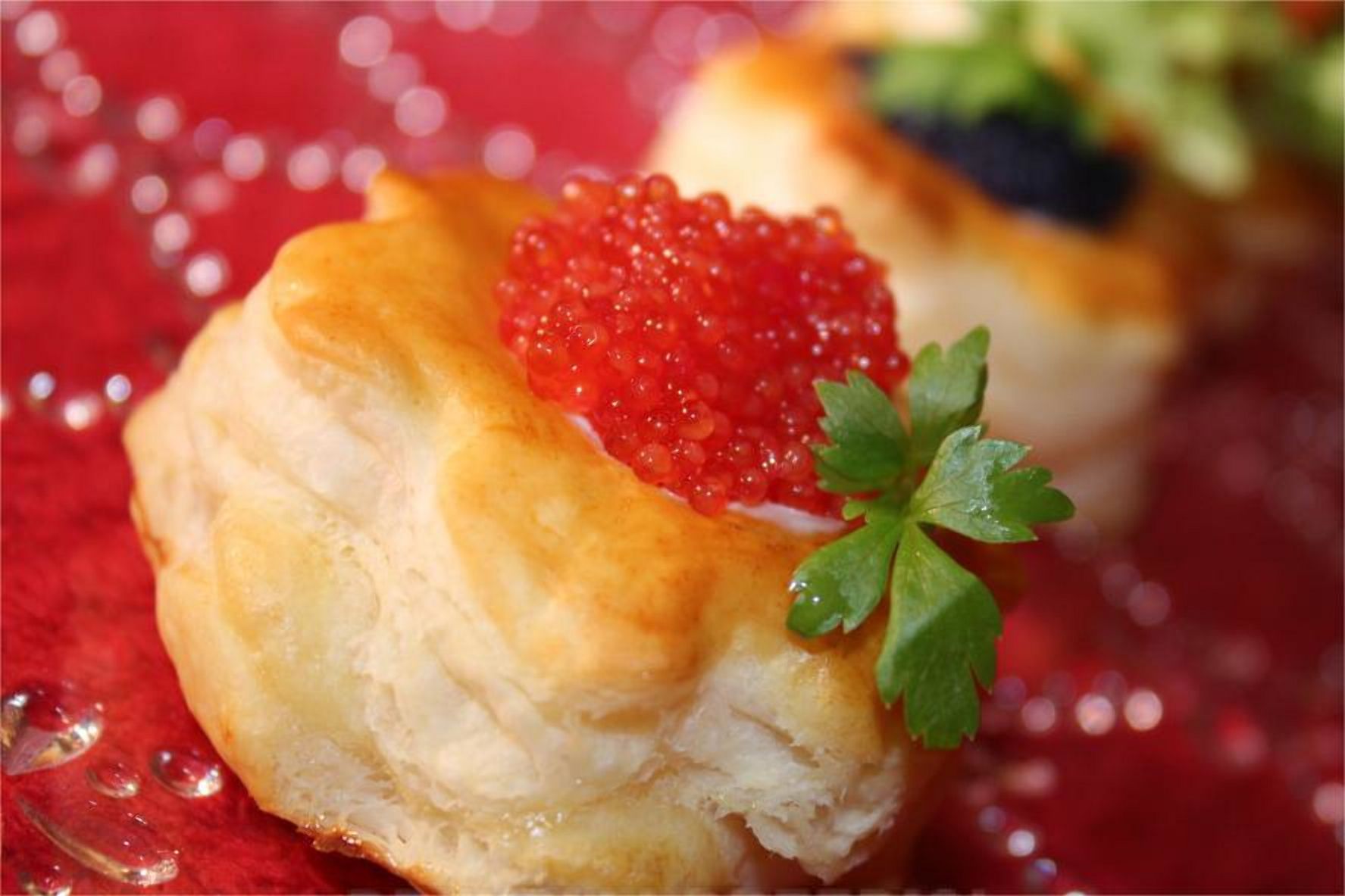 Какую закуску приготовить из икры