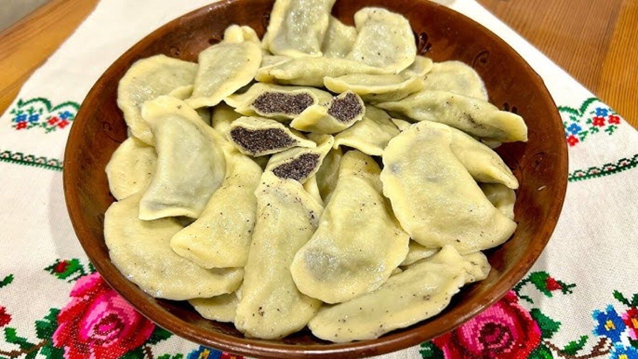 Готовим вареники на Андрея