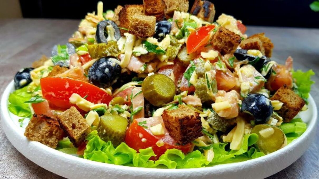 Знаменитий "Баварський" салат Знаменитий "Баварський" салат