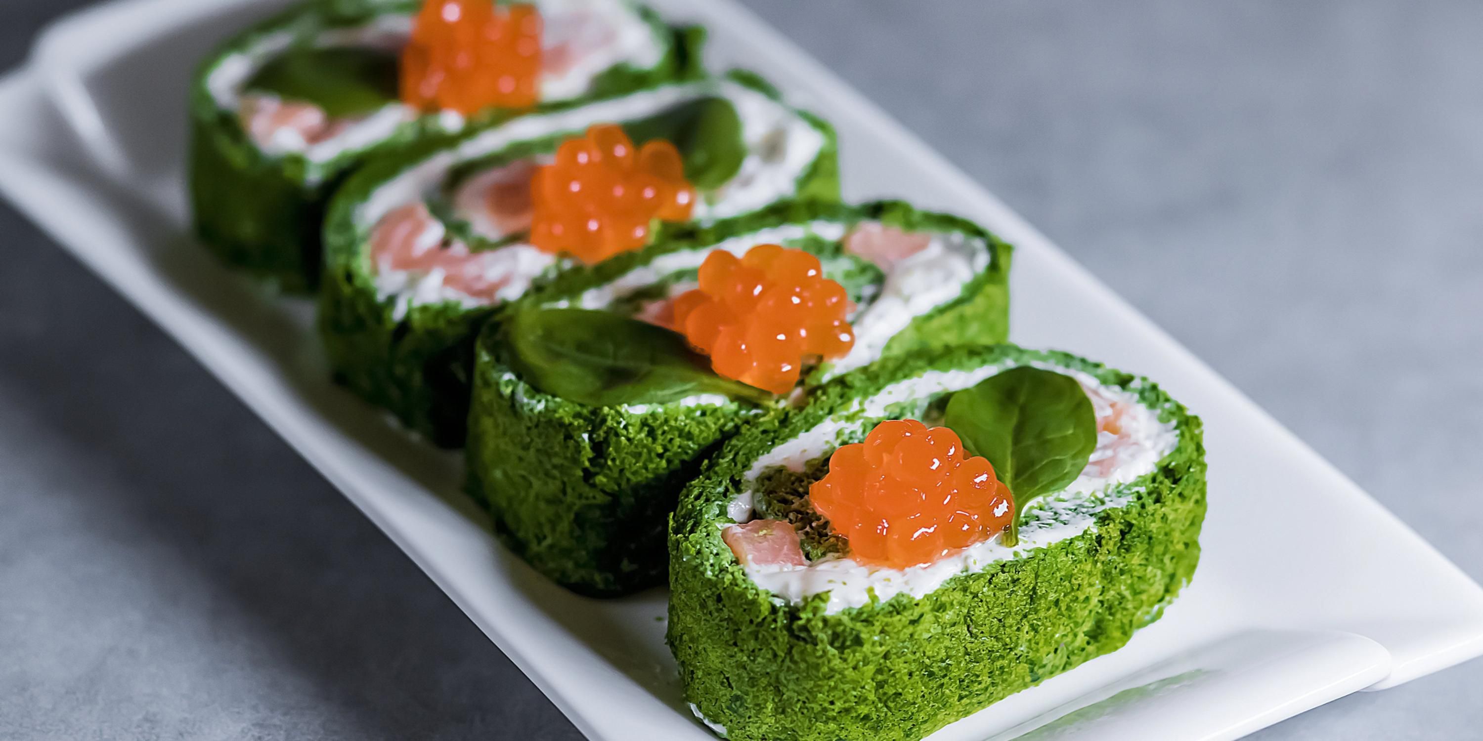 Шпинатный рулет с красной рыбой - проверенный рецепт вкусной закуски - Новини Смачно