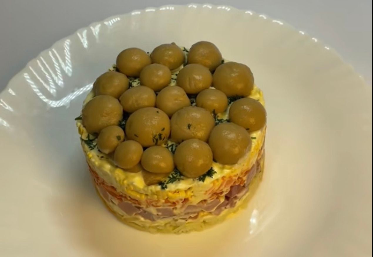 Салат "Грибна галявина" зробить ващші свята особливими Салат "Грибна галявина" зробить ващші свята особливими