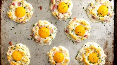 Як не отруїтися сирими яйцями у стравах: поради шеф-кухаря